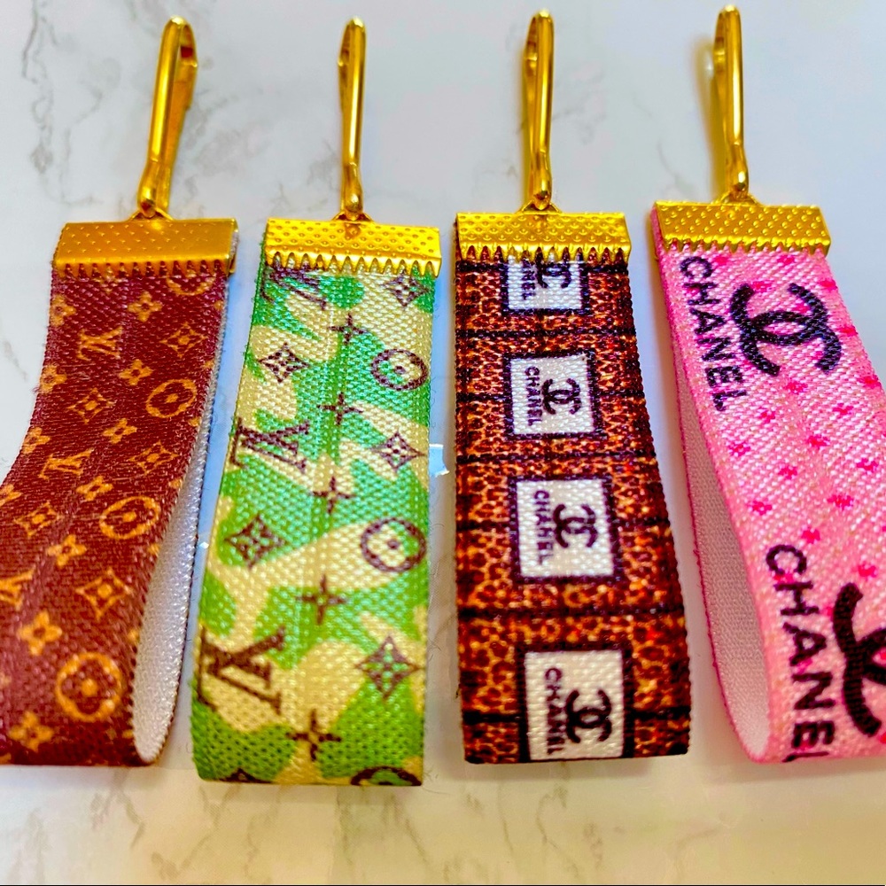 4pcs Keychain Holder Clips Repurposed